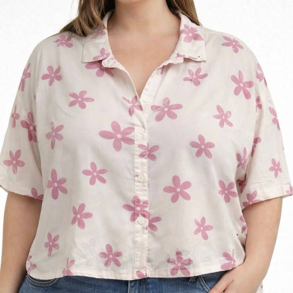Grayson Threads Pink Floral Button‎ Front Blouse 2X Short Sleeve Relaxed Fit